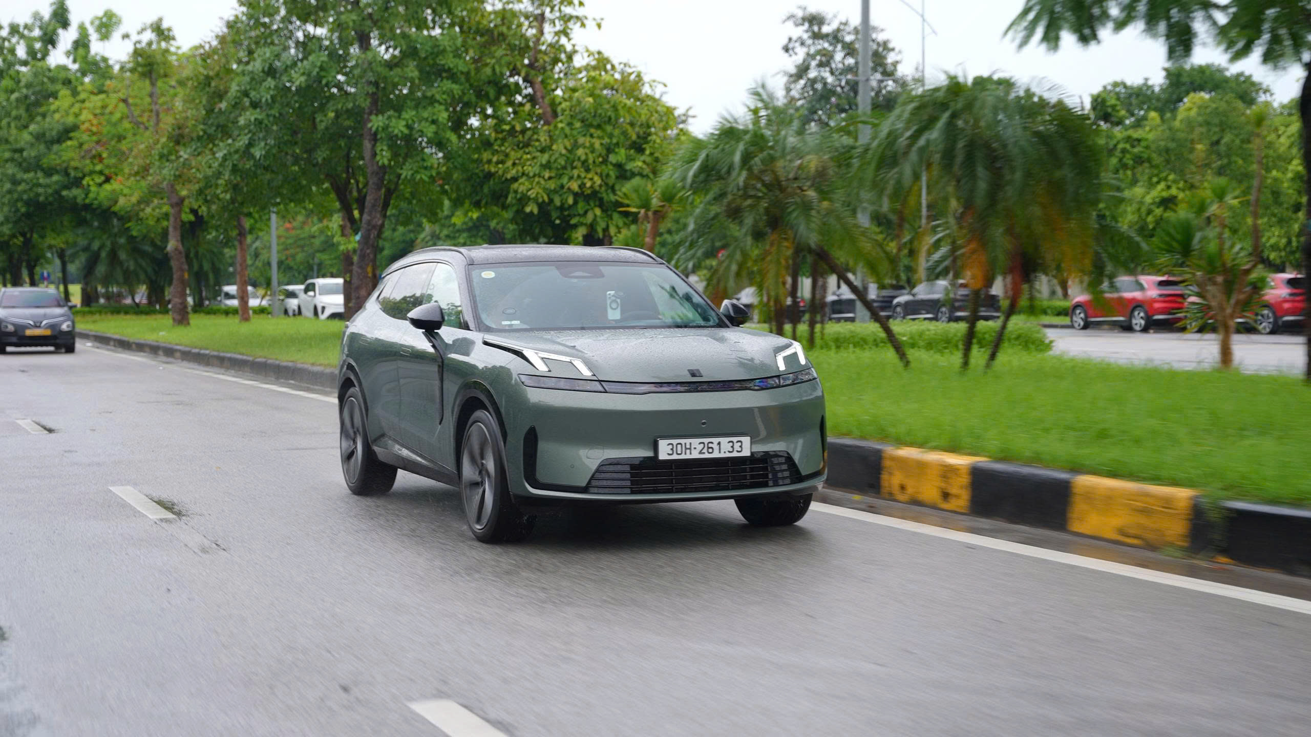 Lynk & Co 08 có gì khiến chủ Porsche, G63… phải khen?